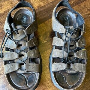 Men’s Keen Open Toe Leather Sandals size 11 Like New Waterproof